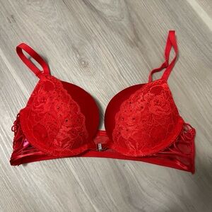 La Senza “Beyond Sexy” Push-up Bra (32B)